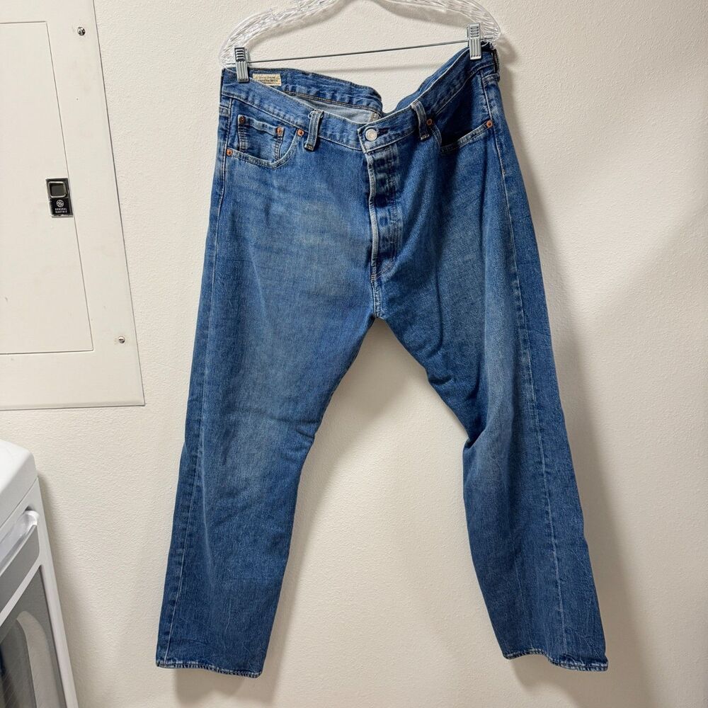 Levis 501 Mens 38x32 Button Fly Levis Premium Straight Leg